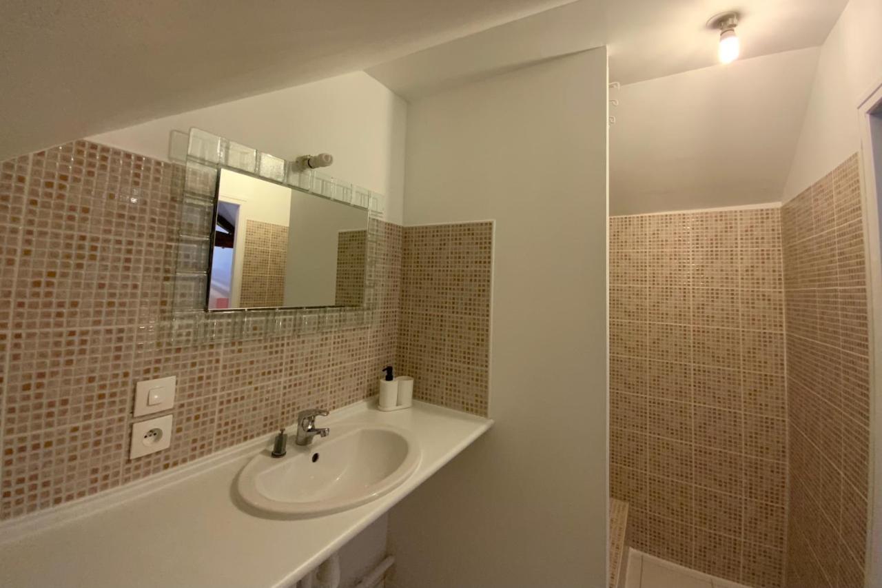 La Vue Loire Appartement Saint-Denis-de lʼHôtel Esterno foto