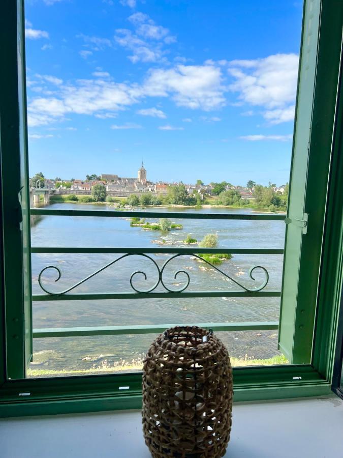 La Vue Loire Appartement Saint-Denis-de lʼHôtel Esterno foto
