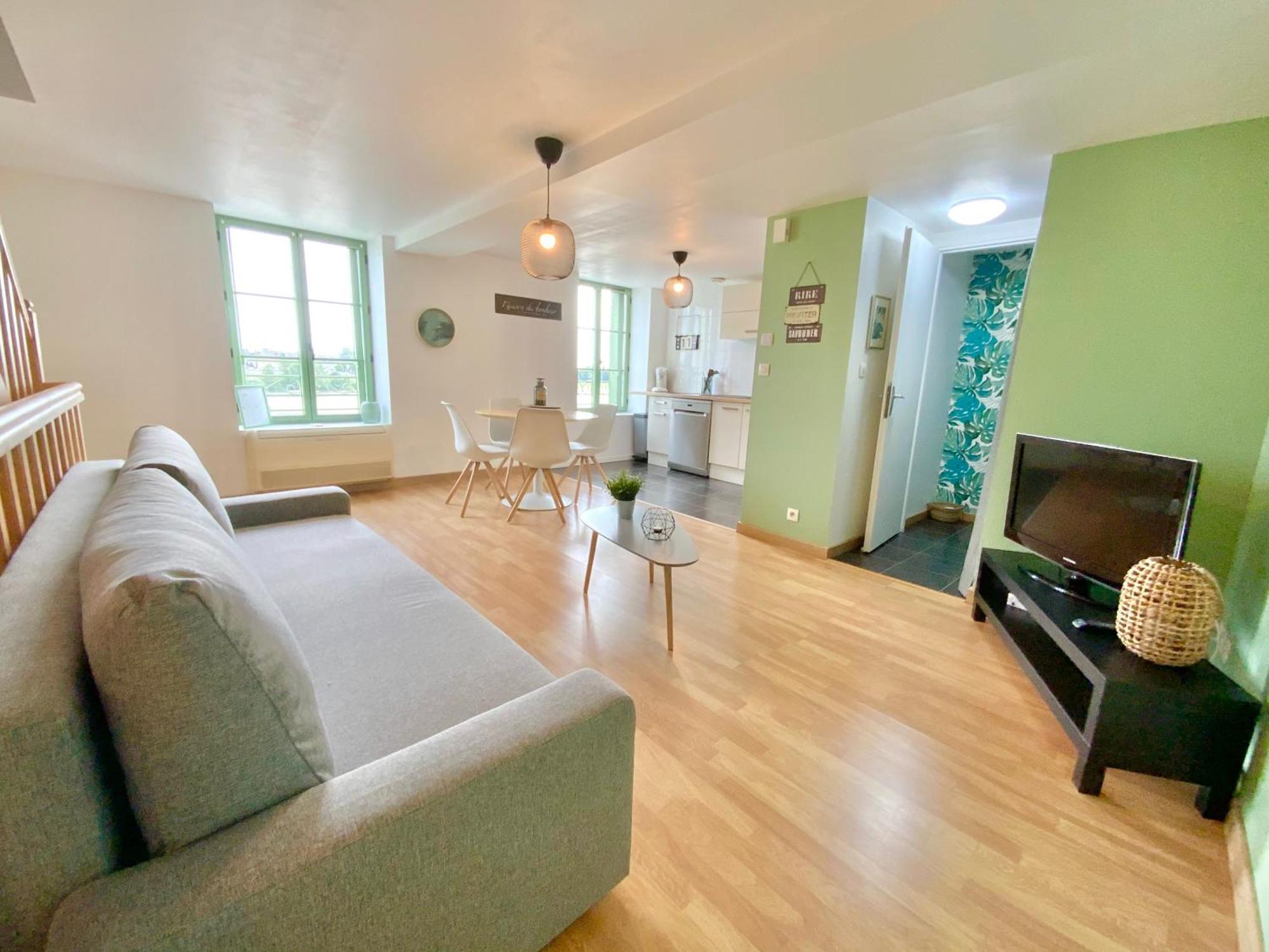 La Vue Loire Appartement Saint-Denis-de lʼHôtel Esterno foto